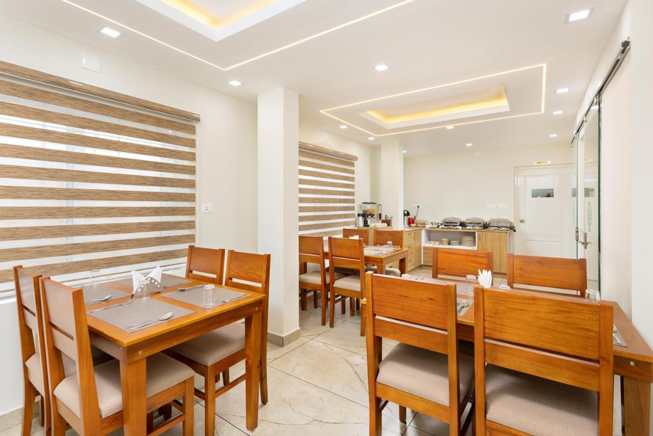 Esaa Airport Hotel Kochi 外观 照片